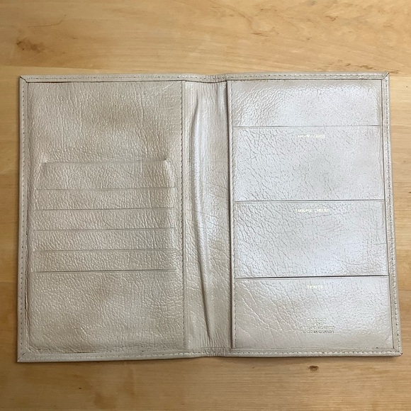 BUXTON Oasis Genuine Leather Canadian Travel Passport Wallet - Picture 4 of 14